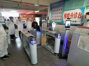 醫(yī)院測溫人臉識別+各地健康碼