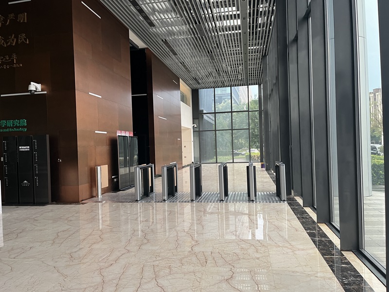 山西大廈寫字樓通道管理門禁閘機(jī)